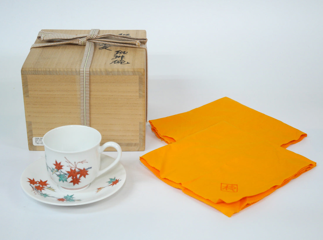 十四代酒井田柿右衛門「濁手珈琲碗紅葉文」共箱