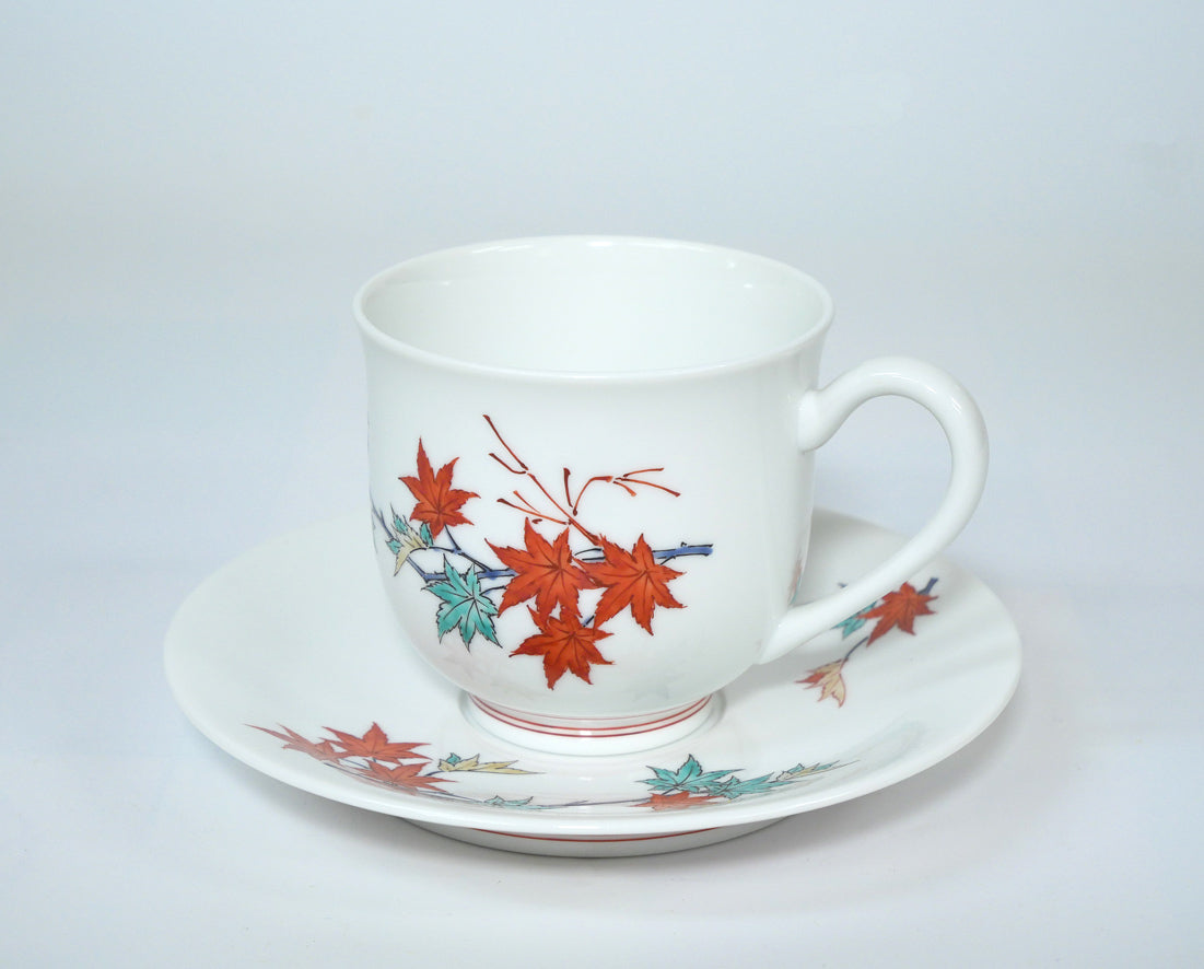 十四代酒井田柿右衛門「濁手珈琲碗紅葉文」共箱 作品全体画像1