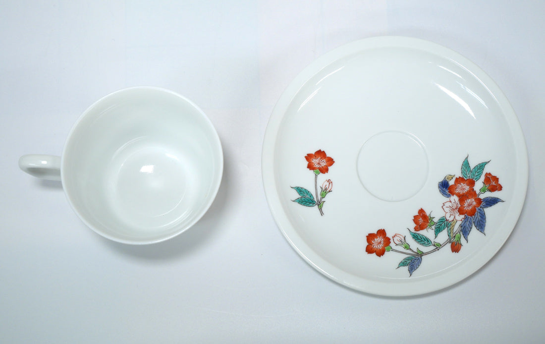 十四代酒井田柿右衛門「濁手珈琲碗桜文」共箱 作品全体画像5