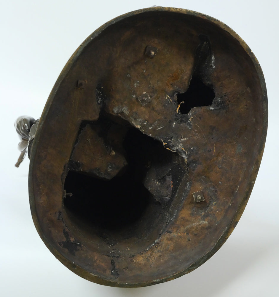 カリエ ベルーズ(Albert-Ernest Carrier-Belleuse)「Diana the hunter」ブロンズ作品 作品裏側画像