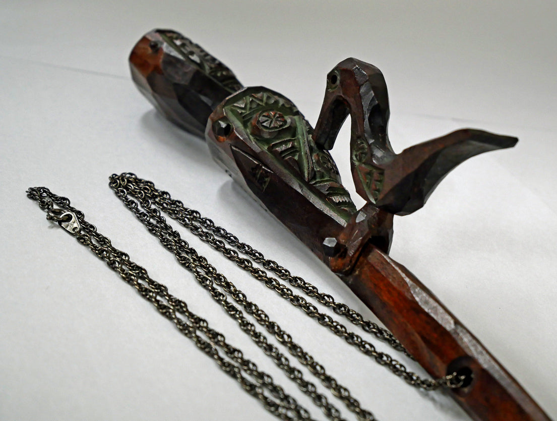 砂澤ビッキ「樹鈴二連啄木鳥(キツツキ)ペンダント(約21.7cm)」木彫作品 拡大画像5