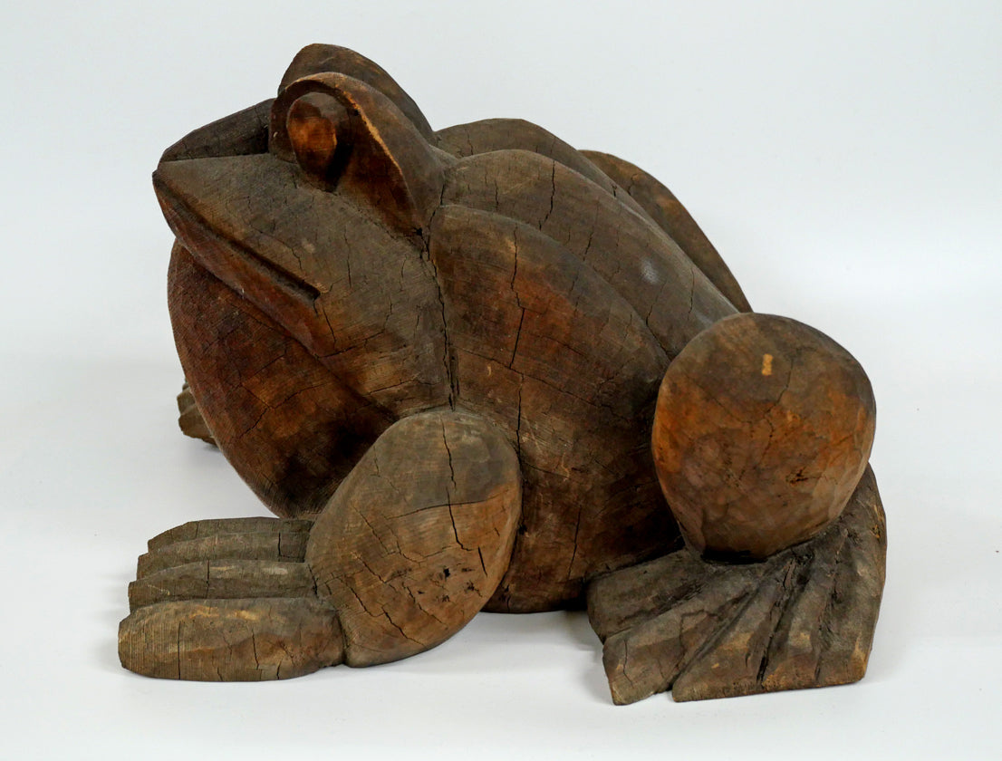 遠藤平吉「蝦蟇蛙(弟子屈に伝わる『湯の島の蝦蟇伝説』)」木彫作品 全体画像2