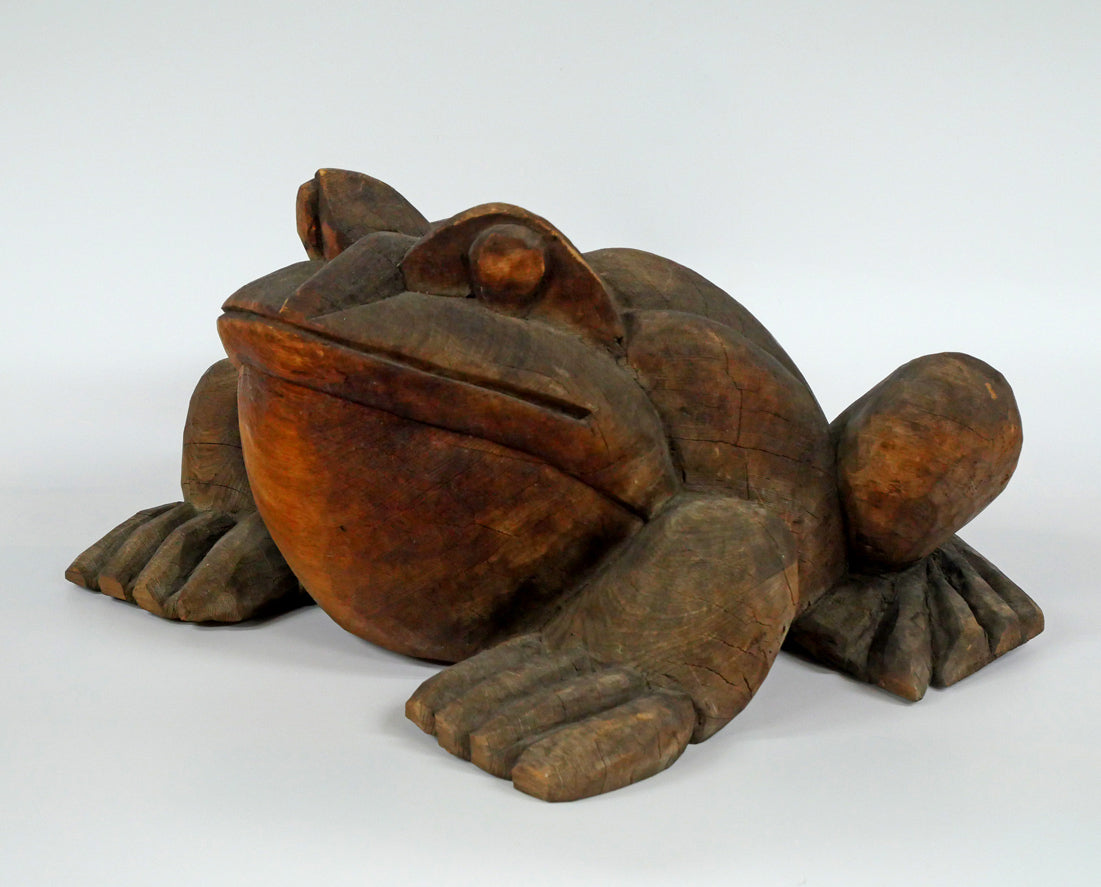 遠藤平吉「蝦蟇蛙(弟子屈に伝わる『湯の島の蝦蟇伝説』)」木彫作品 全体画像5
