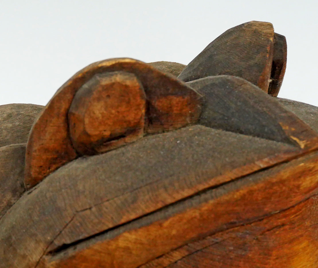 遠藤平吉「蝦蟇蛙(弟子屈に伝わる『湯の島の蝦蟇伝説』)」木彫作品 拡大画像1