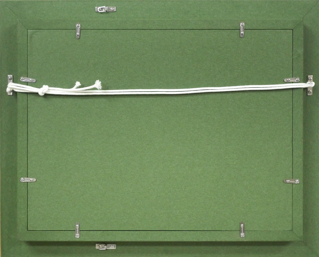 遠藤ミマン「三角点のある風景」油絵・F4号 額縁裏側画像