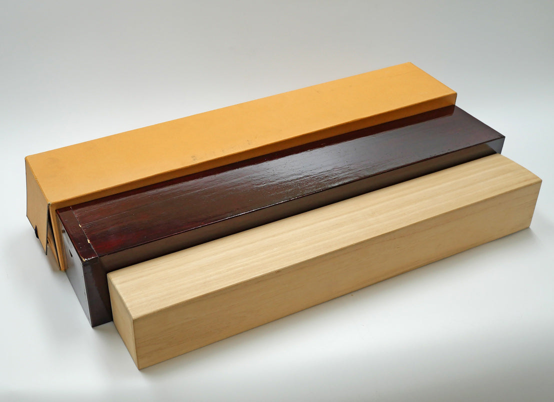 長谷川遅牛「鶴舞千年樹 亀遊萬歳池」肉筆書紙本掛軸・塗二重箱付 付属品画像(桐箱、塗二重箱付き)