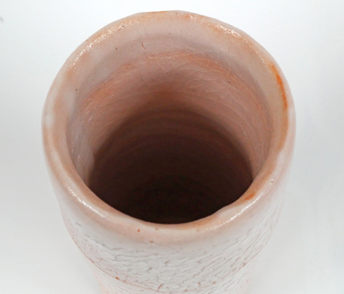 加藤孝造「志野花入(平柴谷)」共箱 作品上部