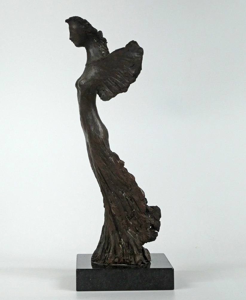 三木俊治「ニケ・勝利の女神」ブロンズ作品 全体画像2