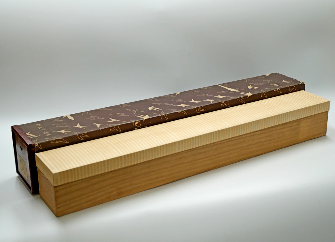 森田沙伊「虹鱒」日本画彩色・紙本・太巻・共箱(二重箱) 付属品画像(共箱、塗二重箱)