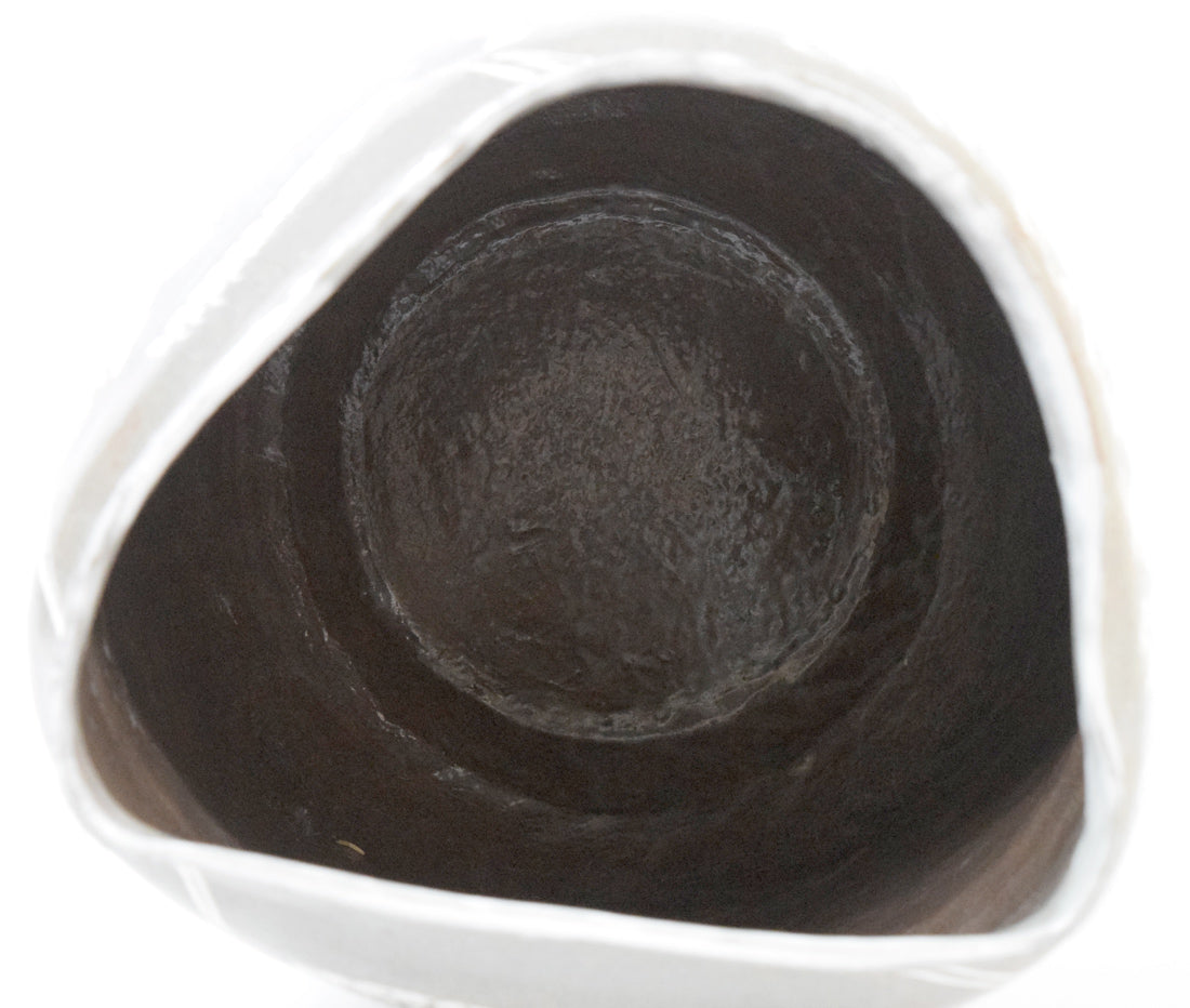 十三代 中里太郎右衛門「叩き唐津 三島黒白象嵌 魚文 壺」共箱 上部画像