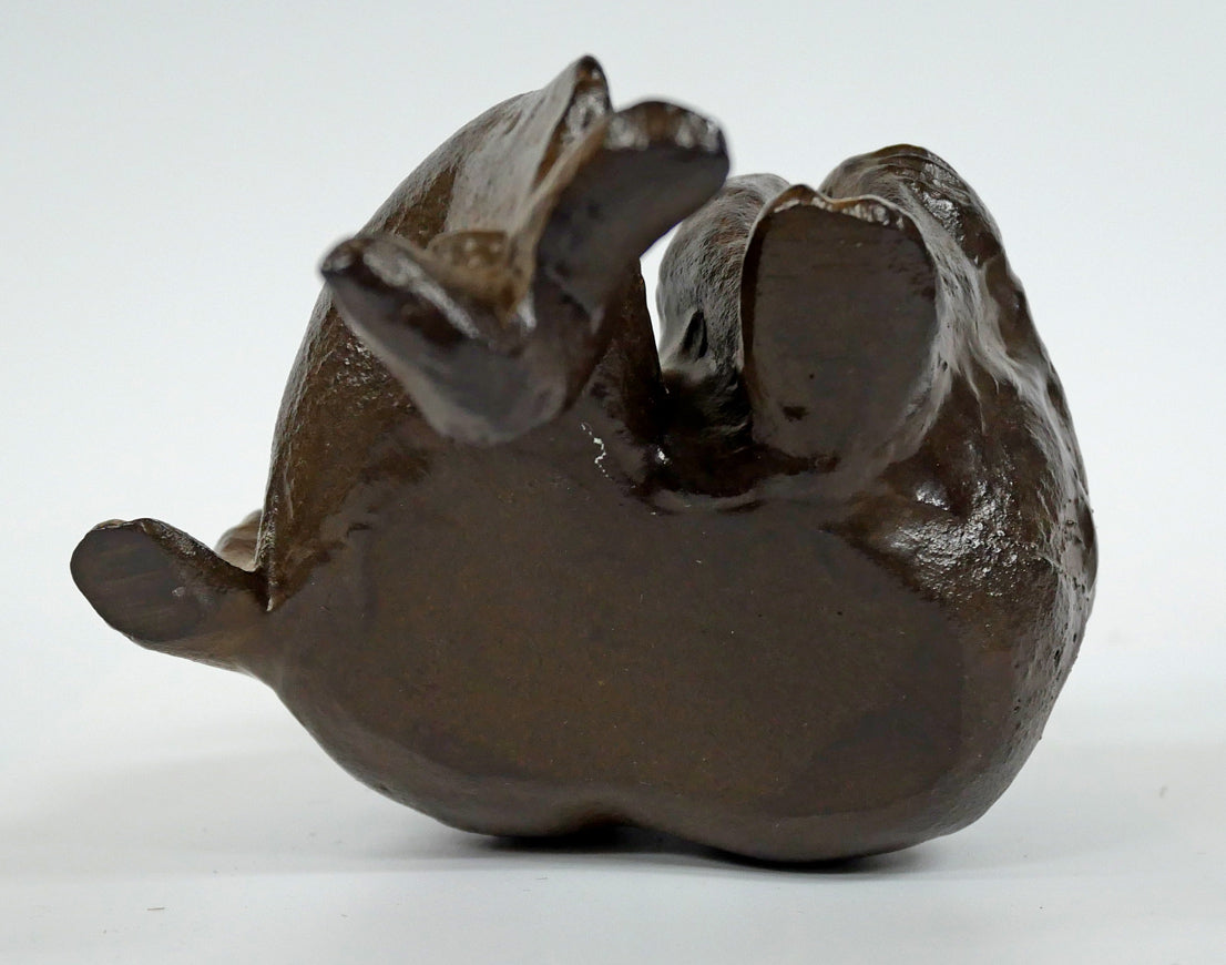 坂坦道「話」鋳物作品(台座付き) 作品裏側画像