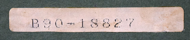 佐藤忠彦「山村春映(山口県)」油絵・P8号 額裏拡大画像(「一枚の繪」管理番号シール)