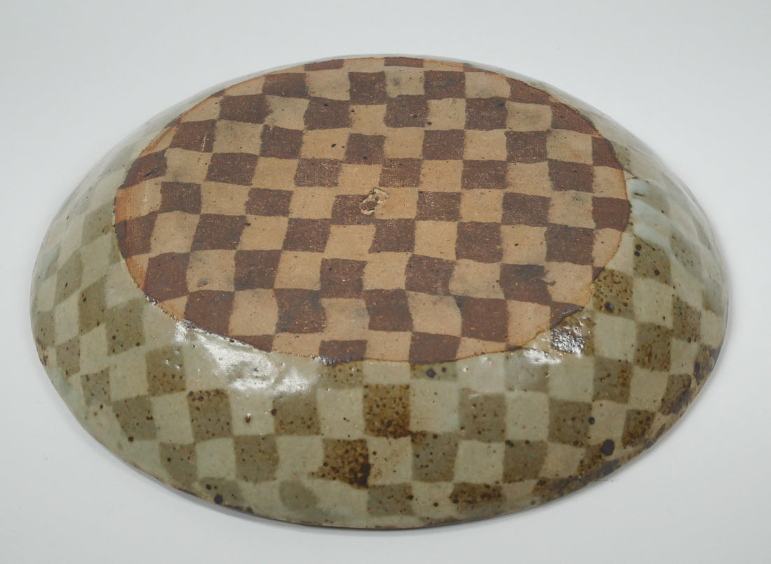 島岡達三「地釉練上象嵌縄文楕円皿」益子焼・共箱 作品裏側画像