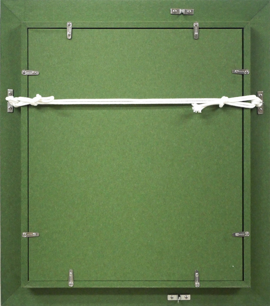 園田郁夫「女性像(赤い服)」油絵・F3号 額縁裏側画像