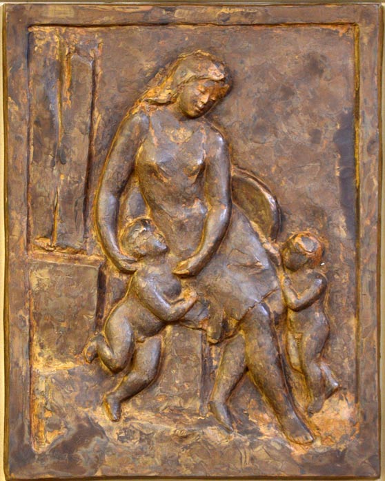 秋山沙走武「母子像」乾漆レリーフ額装・1986年作 拡大部分