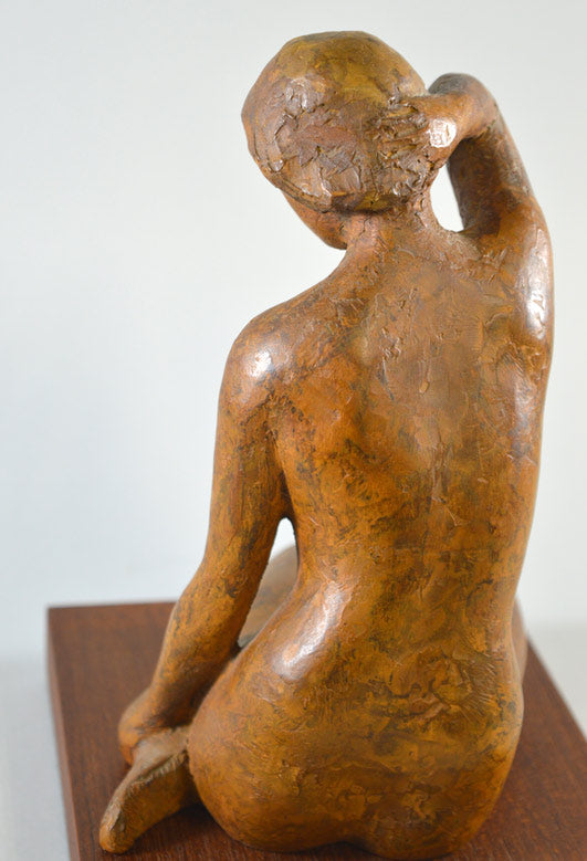 秋山沙走武「浴後」乾漆彫刻1