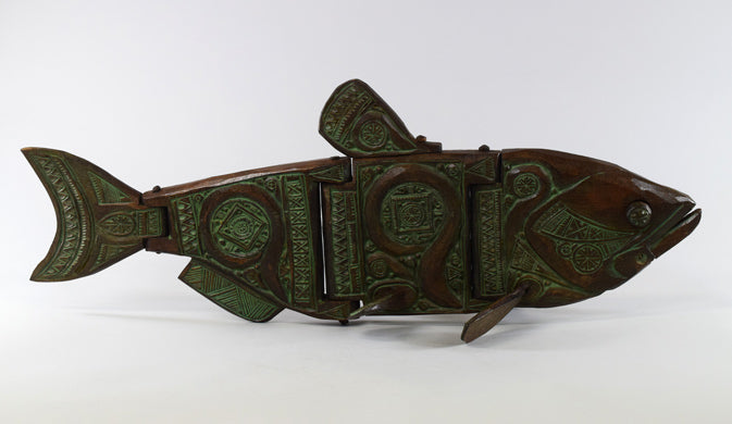 砂澤ビッキ「樹鮭(両面彫り)」木彫作品 作品全体画像2