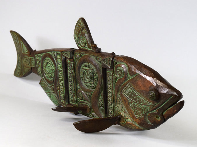 砂澤ビッキ「樹鮭(両面彫り)」木彫作品