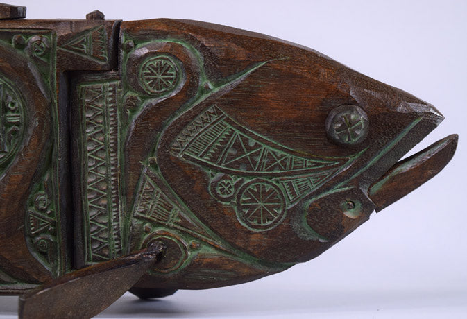 砂澤ビッキ「樹鮭(両面彫り)」木彫作品 拡大画像1