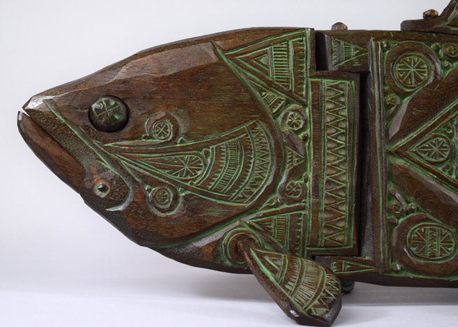 砂澤ビッキ「樹鮭(両面彫り)」木彫作品 拡大画像7