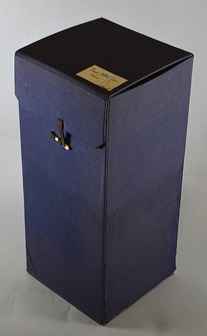 ドーム作「雪景色文花瓶」ガラス・高さ約30cm 布タトウ箱付