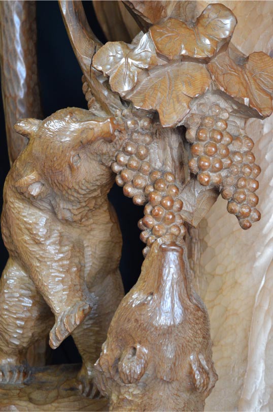 藤戸竹喜「群熊」木彫(オンコ一木造り)高さ2m40cm 1