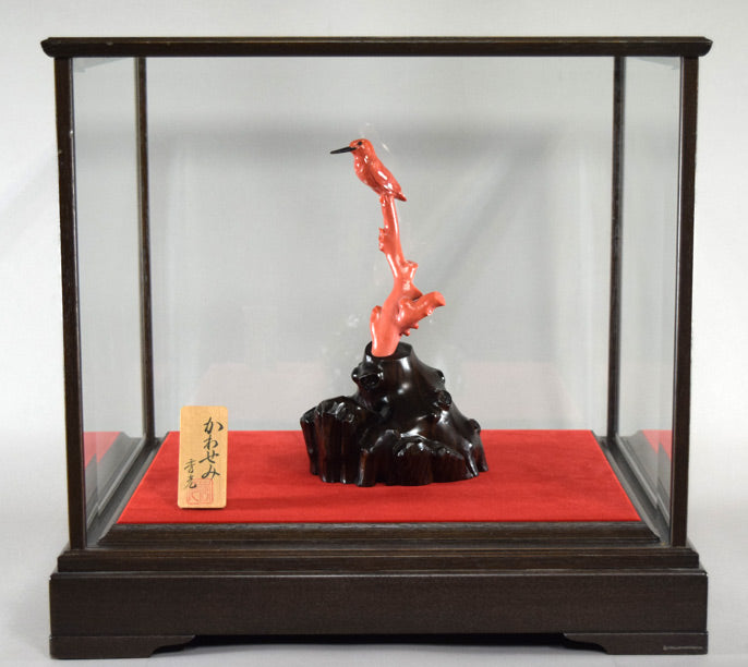 橋本秀光「かわせみ」本珊瑚彫刻　作品拡大部分