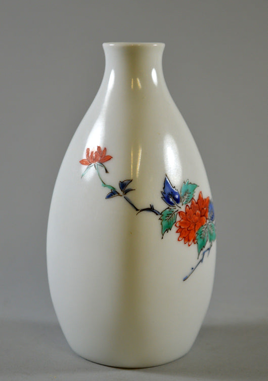 十三代 酒井田柿右衛門「錦牡丹文酒器」共箱 徳利部分1