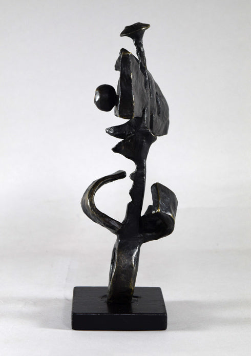 桂ユキ「躍動するカッパ」ブロンズ 横側1