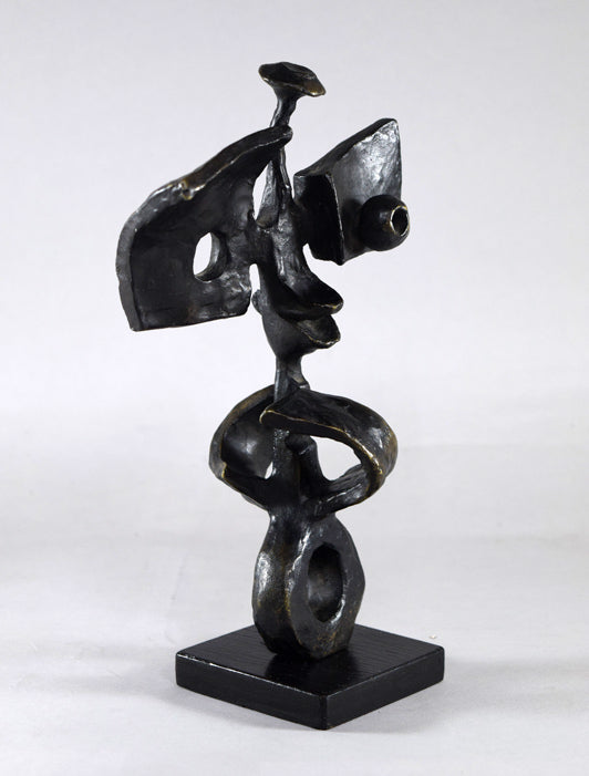 桂ユキ「躍動するカッパ」ブロンズ 斜め2