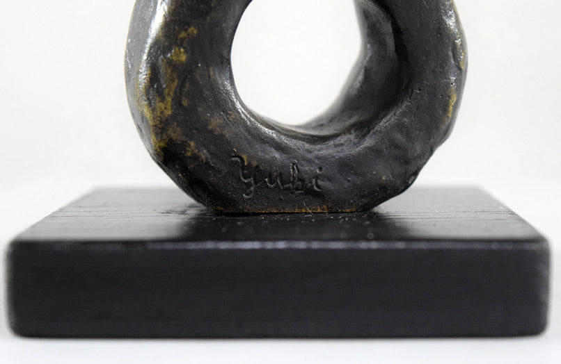 桂ユキ「躍動するカッパ」ブロンズ サイン部分