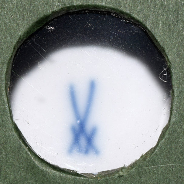 ハインツ ヴェルナー(HEINZ WERNER)「馬上のふたり(アラビアンナイト)マイセン磁器(MEISSEN)」立体陶板画額装 額裏拡大画像(マイセン窯印)