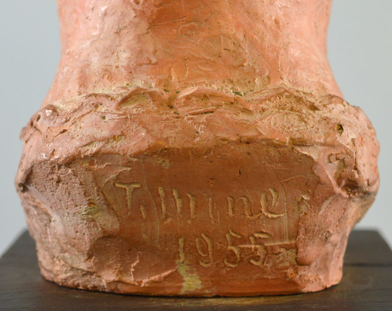 峯孝「少女像」テラコッタ・1955年作 サイン・年記部分