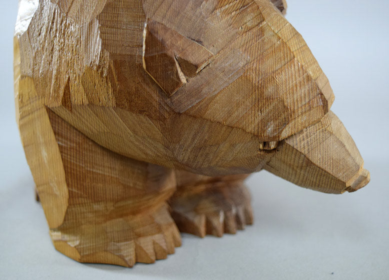 引間二郎「八雲熊」木彫・高さ19.5cm 顔拡大部分