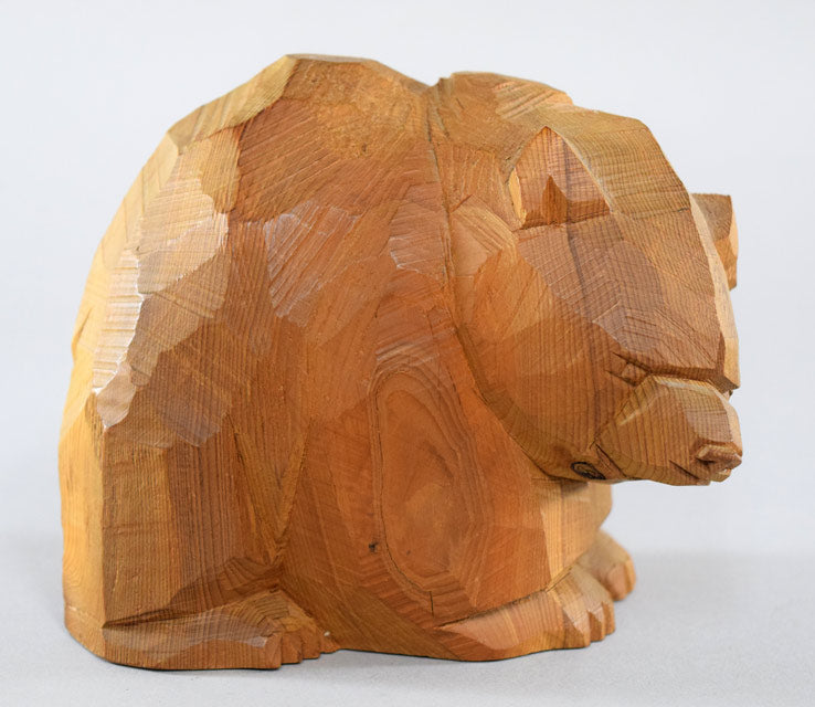 引間二郎「八雲熊」木彫・高さ11.5cm 全体像1