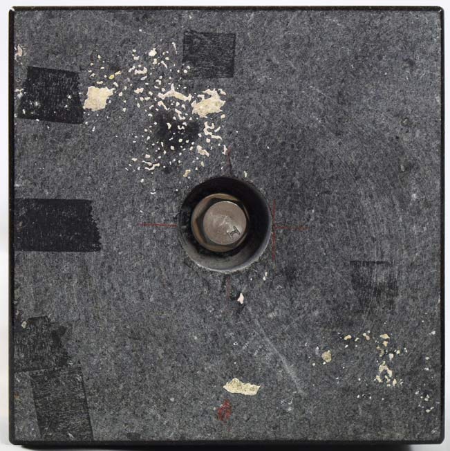 流政之「サキモリ2003」ブロンズ作品 台座裏側画像