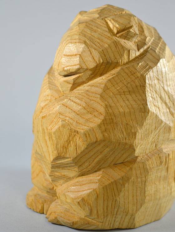 柴崎重行「熊」木彫(高さ14.8cm)・せんの木1