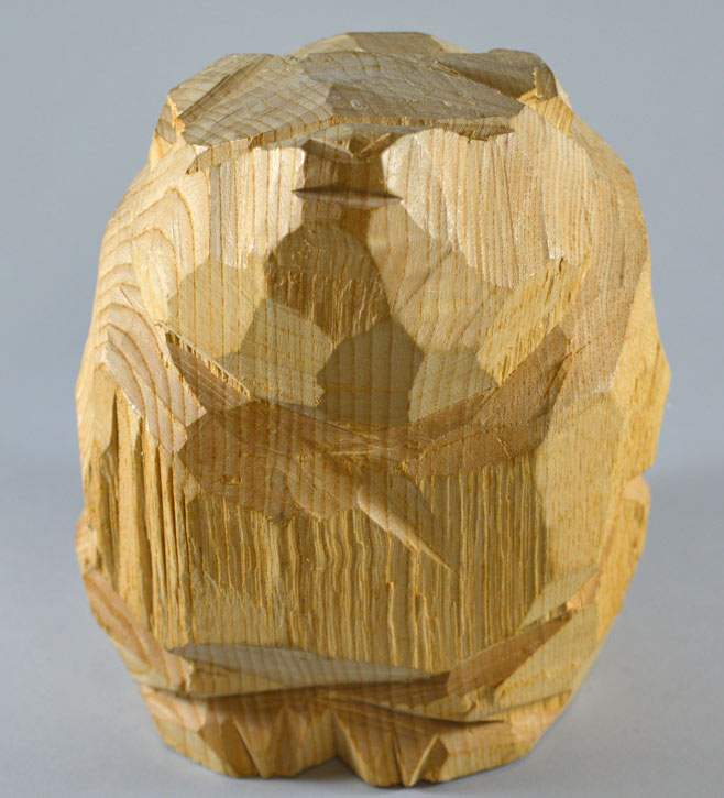 柴崎重行「熊」木彫(高さ16.8cm)・せんの木8