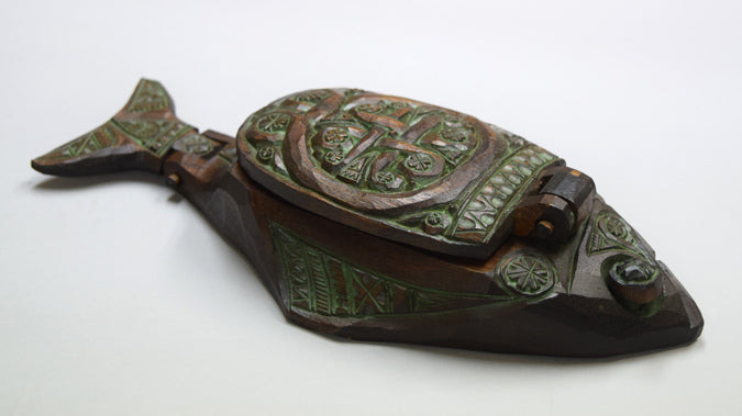 砂澤ビッキ「樹魚蓋付き小物入れ」木彫作品