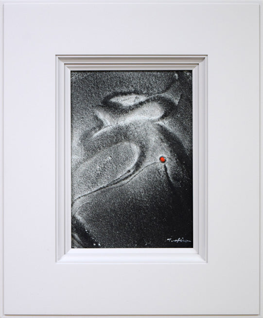 高山洋夫「沈黙の動」アクリルに砂地・SM