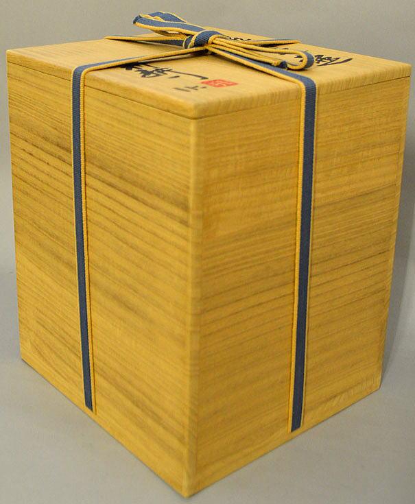 田村 耕一(人間国宝)「青磁椿文壺」 共箱部分