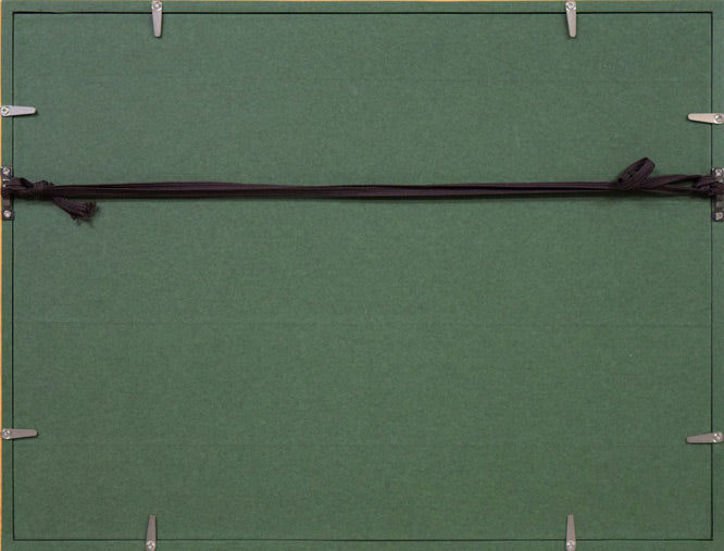 牛玖健治「丘の上M-2」銅版画 額縁裏側画像