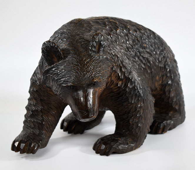 アラキ作「這い熊」木彫作品　全体画像2