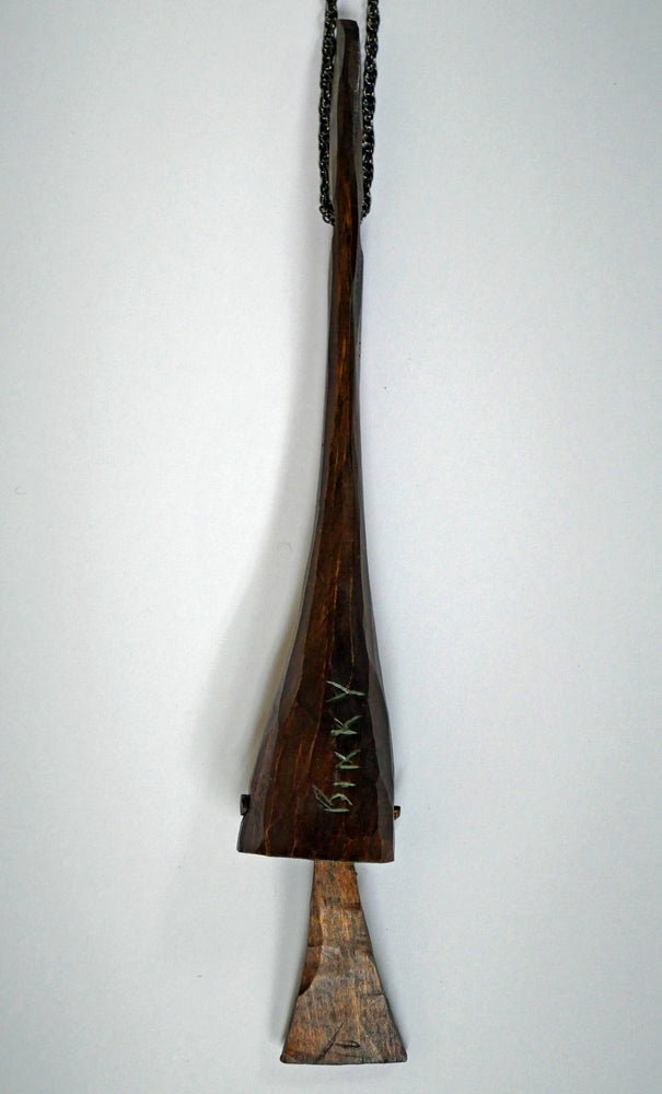 砂澤ビッキ「樹鈴ペンダント（約18.7cm）」木彫作品　作品裏側画像