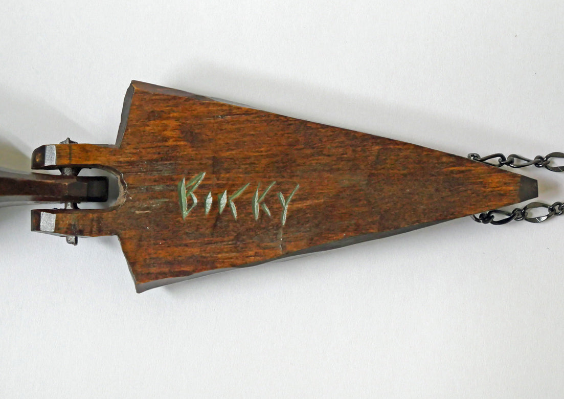 砂澤ビッキ「樹鈴ペンダント二連（約14.7cm）」木彫作品　サイン拡大画像