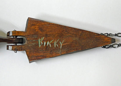 砂澤ビッキ「樹鈴ペンダント二連（約14.7cm）」木彫作品　サイン拡大画像