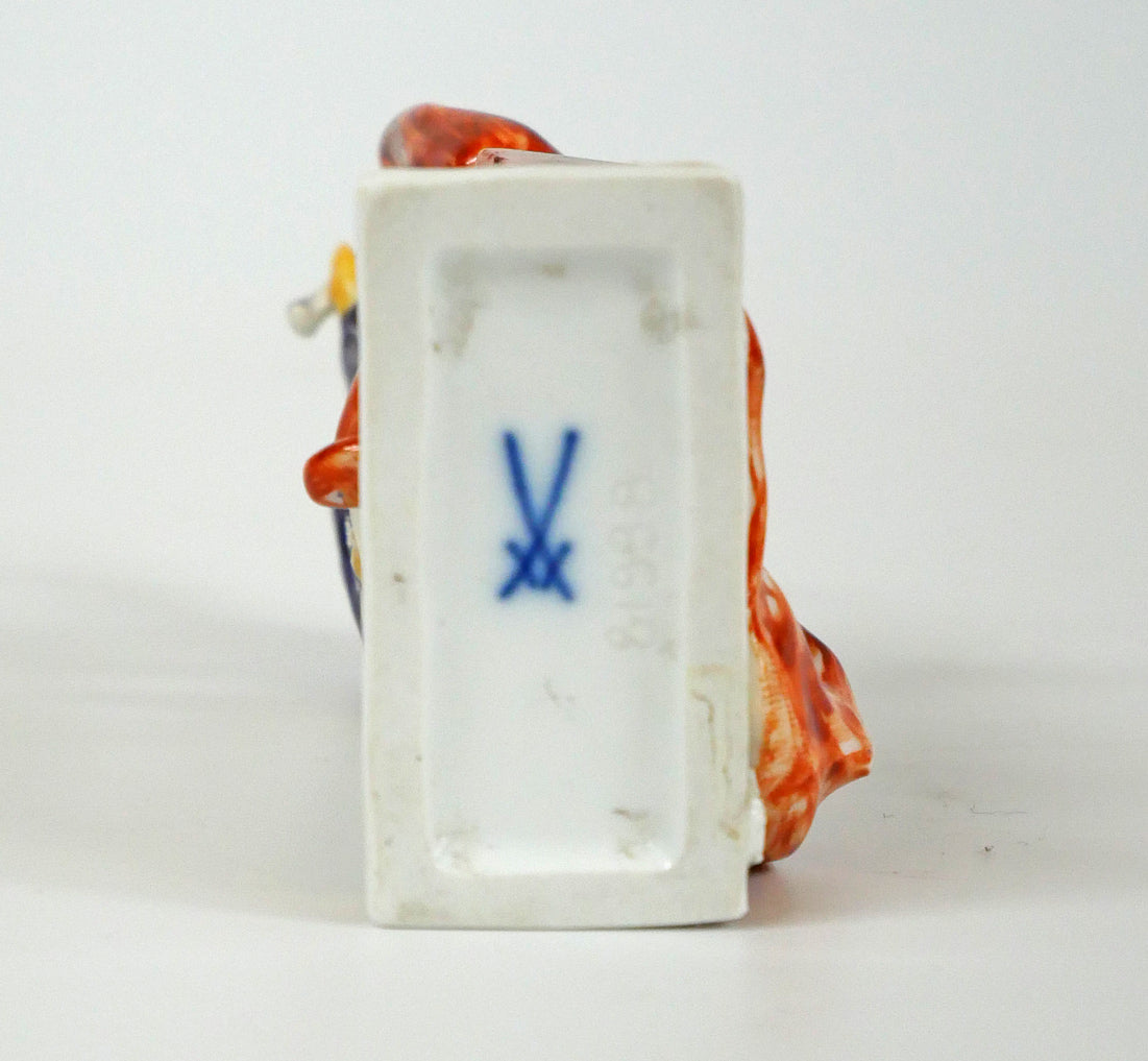 ペーター　シュトラング（PETER　STRANG）「キツネとカラス（イソップ物語）」マイセン磁器（MEISSEN）　作品裏側画像（窯印）
