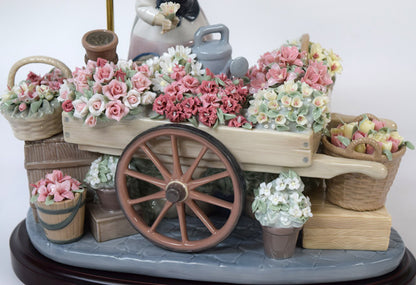 リヤドロ「公園通りの花屋さん」磁器フィギュア　拡大画像1