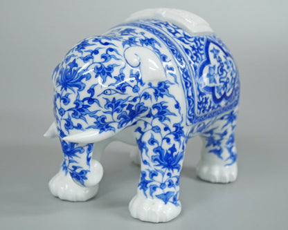 十四代辻常陸「染付吉祥文象香炉」磁器・共箱　全体画像1