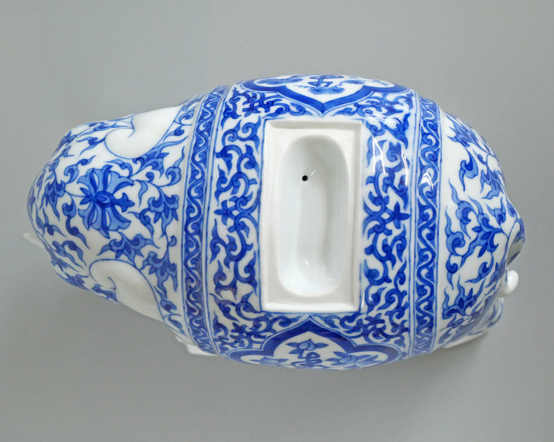 十四代辻常陸「染付吉祥文象香炉」磁器・共箱　上部画像2
